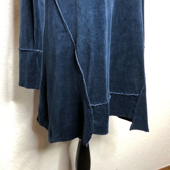 Cut loose navy blue velvet velour tunic top size Medium - Picture 3 of 14